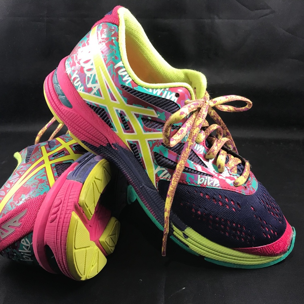 ASICS GEL NOOSA TRi-10 Womens 7 US Multicolor